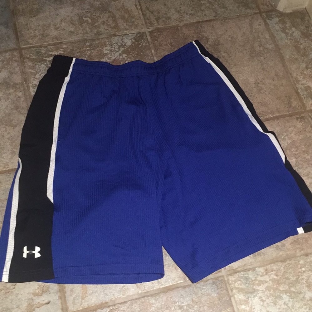 Under armour athletic shorts GUC Size 36
